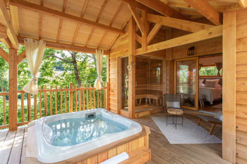 Dôme à Bulles - Cabanes & Spa au coeur des volcans d'Auvergne · Orcines