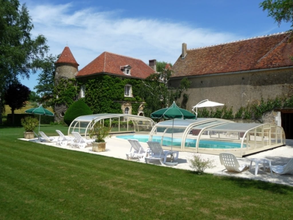 Castle Ribourdin: Luxury Guest Rooms · Chevannes, Bourgogne