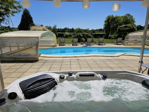 Photo 5/6 — Château « Castle Ribourdin: Luxury Guest Rooms · Chevannes, Bourgogne » à Chevannes Yonne