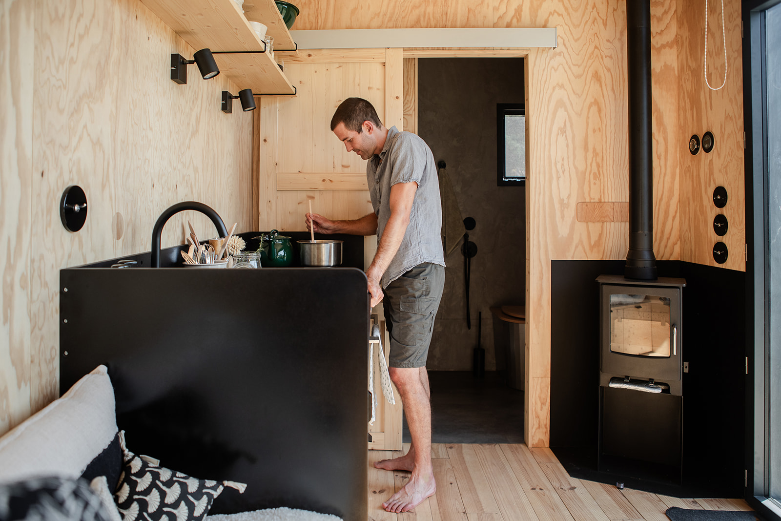 Photo 4/10 — Tiny House « Pépiite Terre de Provence - Tiny House avec Jacuzzi en Provence » à Châteaurenard Bouches-du-Rhône