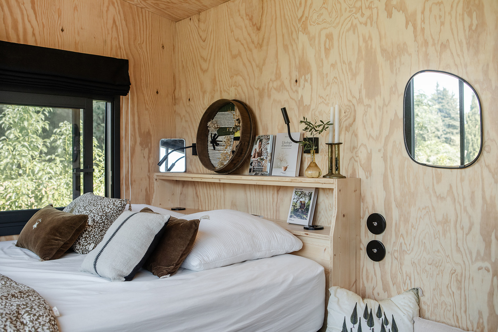 Photo 8/10 — Tiny House « Pépiite Terre de Provence - Tiny House avec Jacuzzi en Provence » à Châteaurenard Bouches-du-Rhône