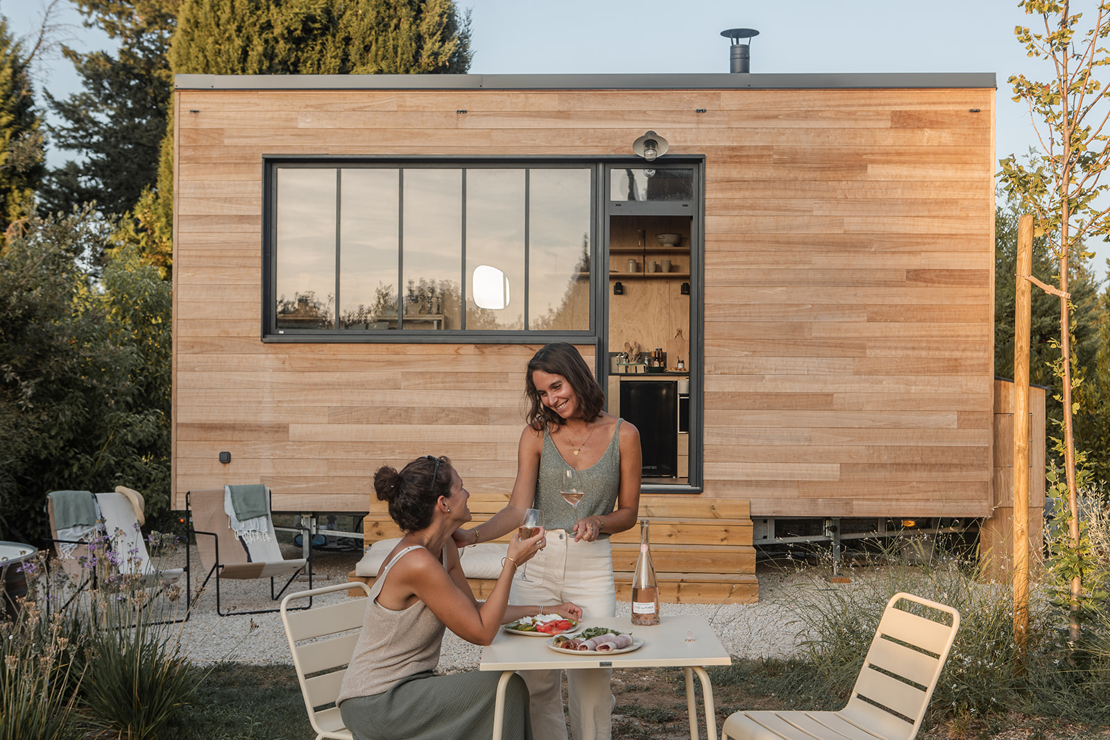 Photo 5/10 — Tiny House « Pépiite Terre de Provence - Tiny House avec Jacuzzi en Provence » à Châteaurenard Bouches-du-Rhône