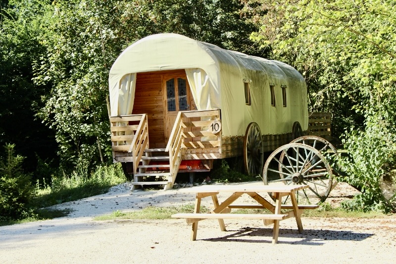 Photo 2/7 — Roulotte « Western City · Barberey-Saint-Sulpice, Champagne-Ardenne » à Barberey-Saint-Sulpice Haute-Marne