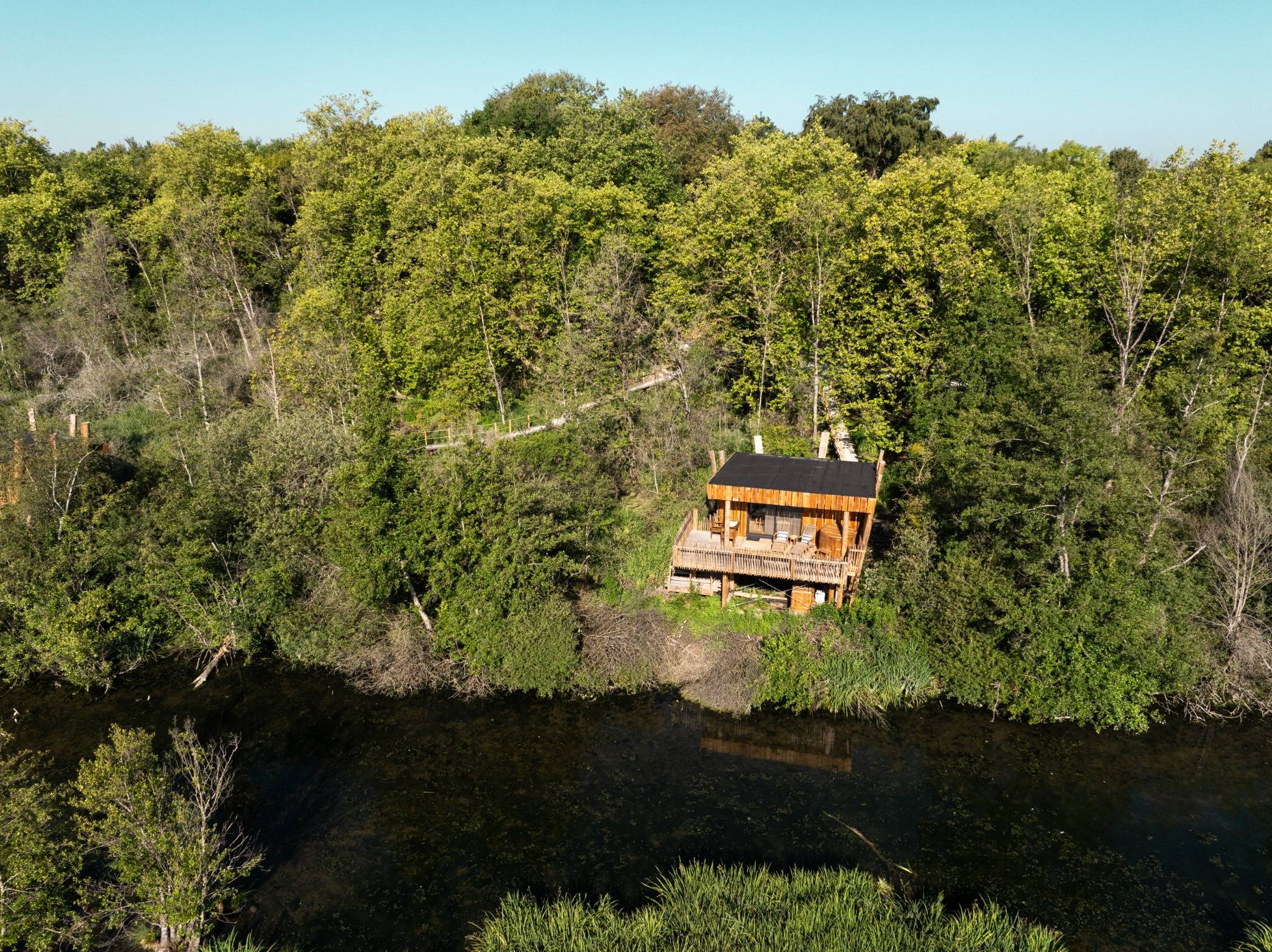 Photo 4/10 — Cabane « Cabanes de l’Orvanne · Moret-Loing-et-Orvanne » à Moret-Loing-et-Orvanne Seine-et-Marne
